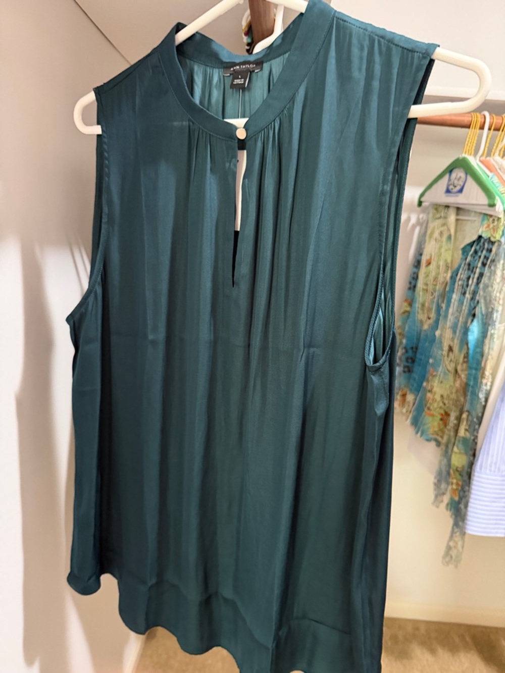 Ann Taylor dark green Sleeveless Keyhole Shell